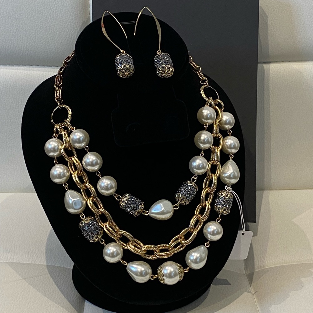 Brand New! Costume Pearl Jewelry Set